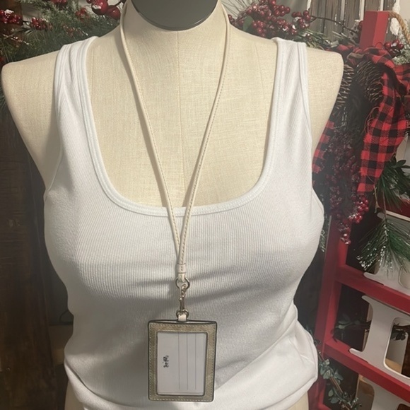 Coach Beige and Cream Key & Card Holder - Picture 4 of 8